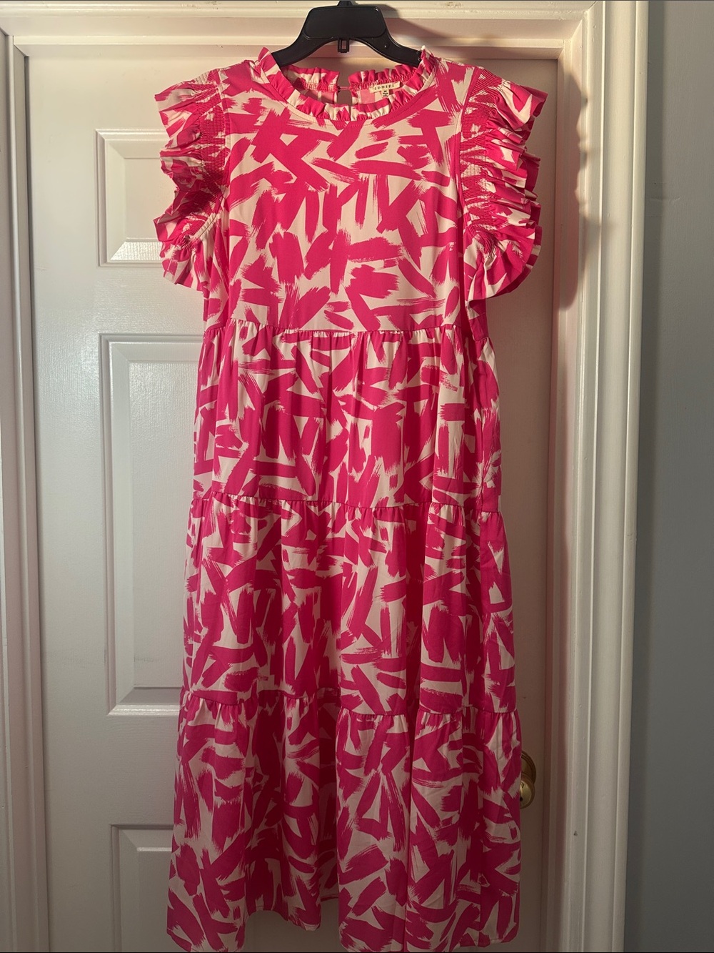 JODIFL Hot Pink & White Abstract Ruffle Sleeve Tiered Maxi Dress